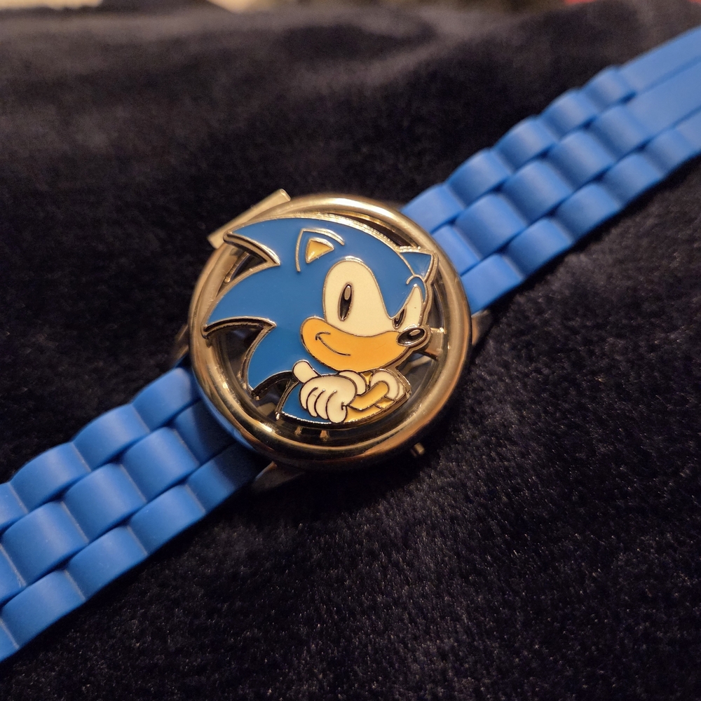 Kids Sonic the Hedgehog Metal Spinner Flip Blue Wearable Watch